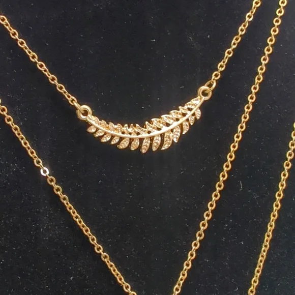 Leaf Pendant Necklace Triple Layered - Picture 8 of 10